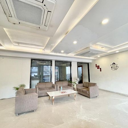 Hotel Rudraksh ! Varanasi !Fully-Air-Conditioned Hotel At Prime Location With Parking Availability, Near Kashi Vishwanath Temple, And Ganga Ghat 2 Dış mekan fotoğraf